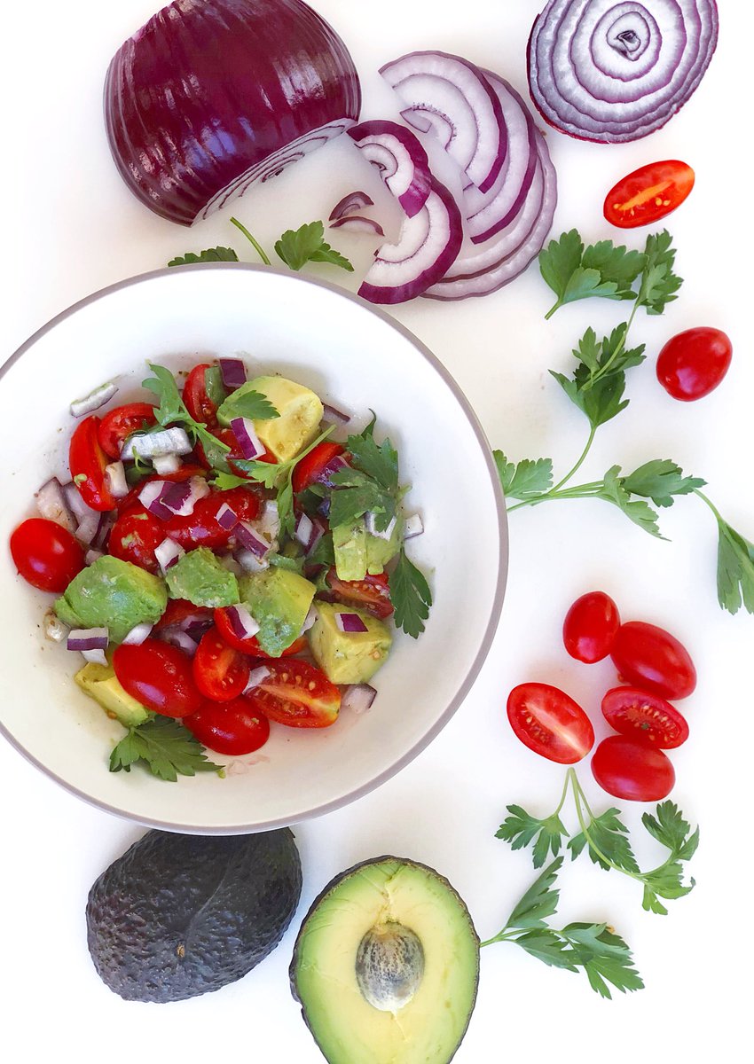 FromtheFreeT's tweet photo. Avocado Spring Salad ready in less than five minutes! 🥗
#foodblogger #foodstagram #foodies #salad #spring #healthyfood #healthylifestyle #healthydinner #avocado #cherrytomatoes #cilantro #redonion #greekdressing #easyrecipes #quickdinner #food #fromthefreetable #springhassprung https://t.co/Fsgt8tLlZg