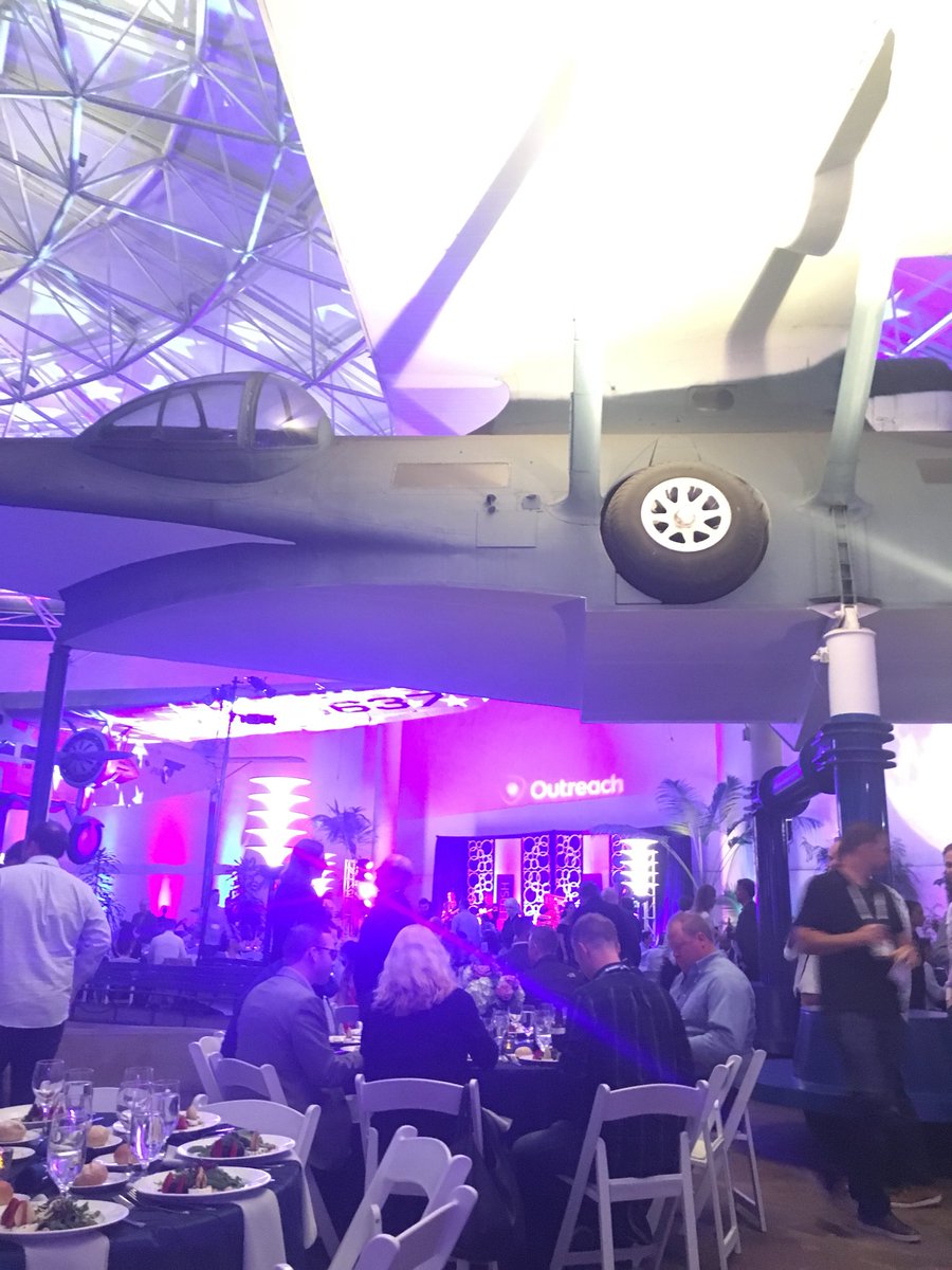 JFayeSF's tweet photo. .@outreach_io you put on one helluva event. @medinism kudos to your team #UNLEASH18 https://t.co/YRbqGwPcJd