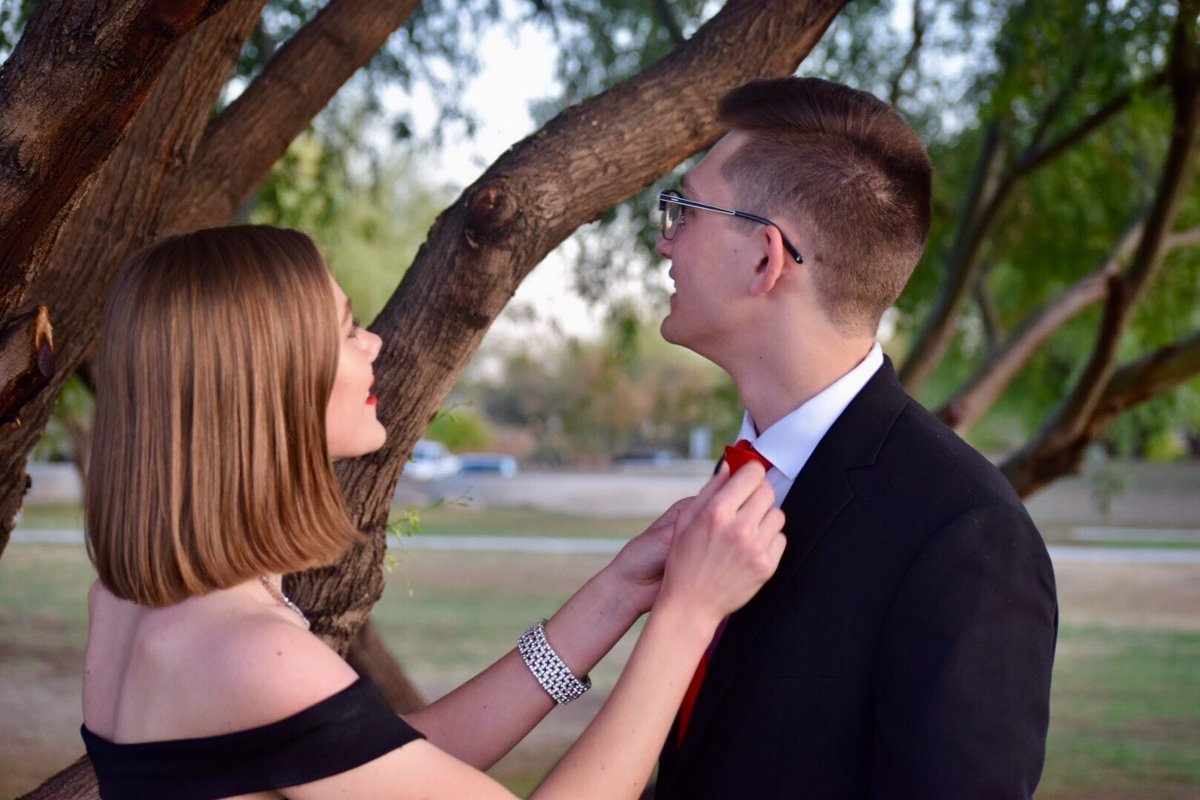 julia_rabussay's tweet photo. couldn't have asked for a better date❤ https://t.co/YR0jcHmjxl