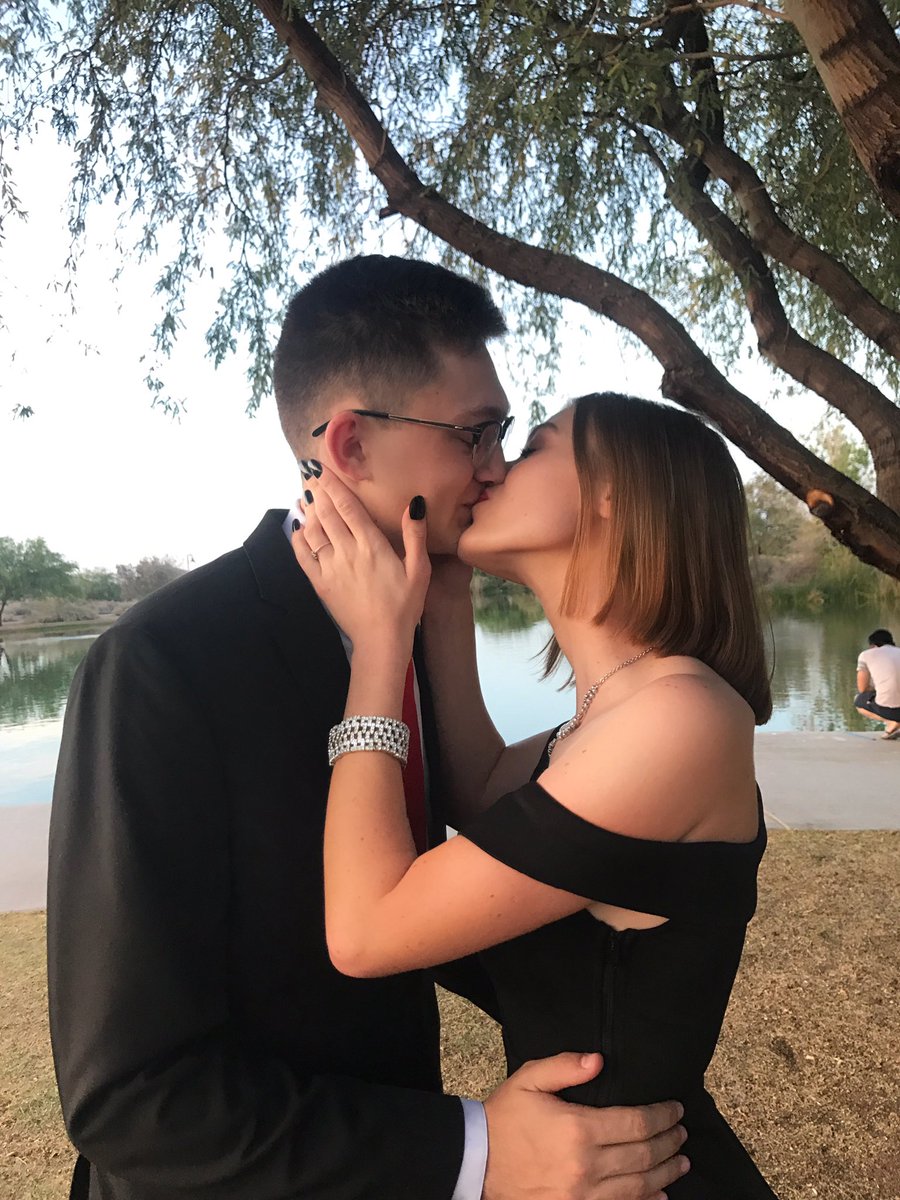 julia_rabussay's tweet photo. couldn't have asked for a better date❤ https://t.co/YR0jcHmjxl