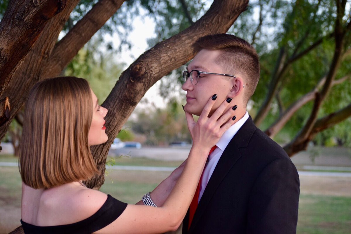 julia_rabussay's tweet photo. couldn't have asked for a better date❤ https://t.co/YR0jcHmjxl