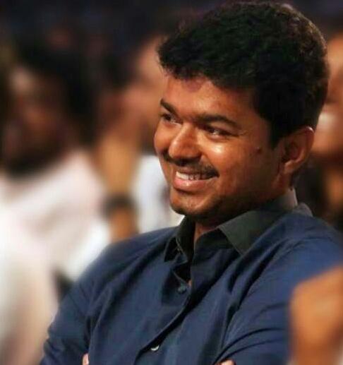VijayFanMania's tweet photo. Gd mng #Thalapathy bloods ❤️

Keep smiling everyday https://t.co/XkjrGWZtpe