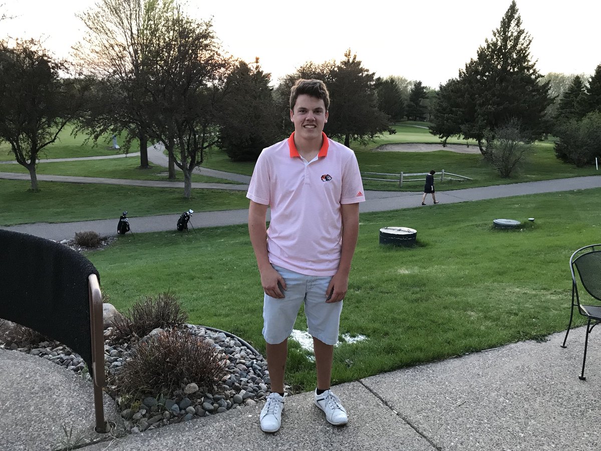 wwigolf's tweet photo. 🏆 Congrats to @SCCPANTHERSPORT on the big win tonight at @cliftonhighland GC with a 175!
🥇Medalist was Blake Peterson of New Richmond with a 41.
#WWIGolf #WIHSGolf
See full results at https://t.co/qVfhbpOwmA https://t.co/STpuvKTpse