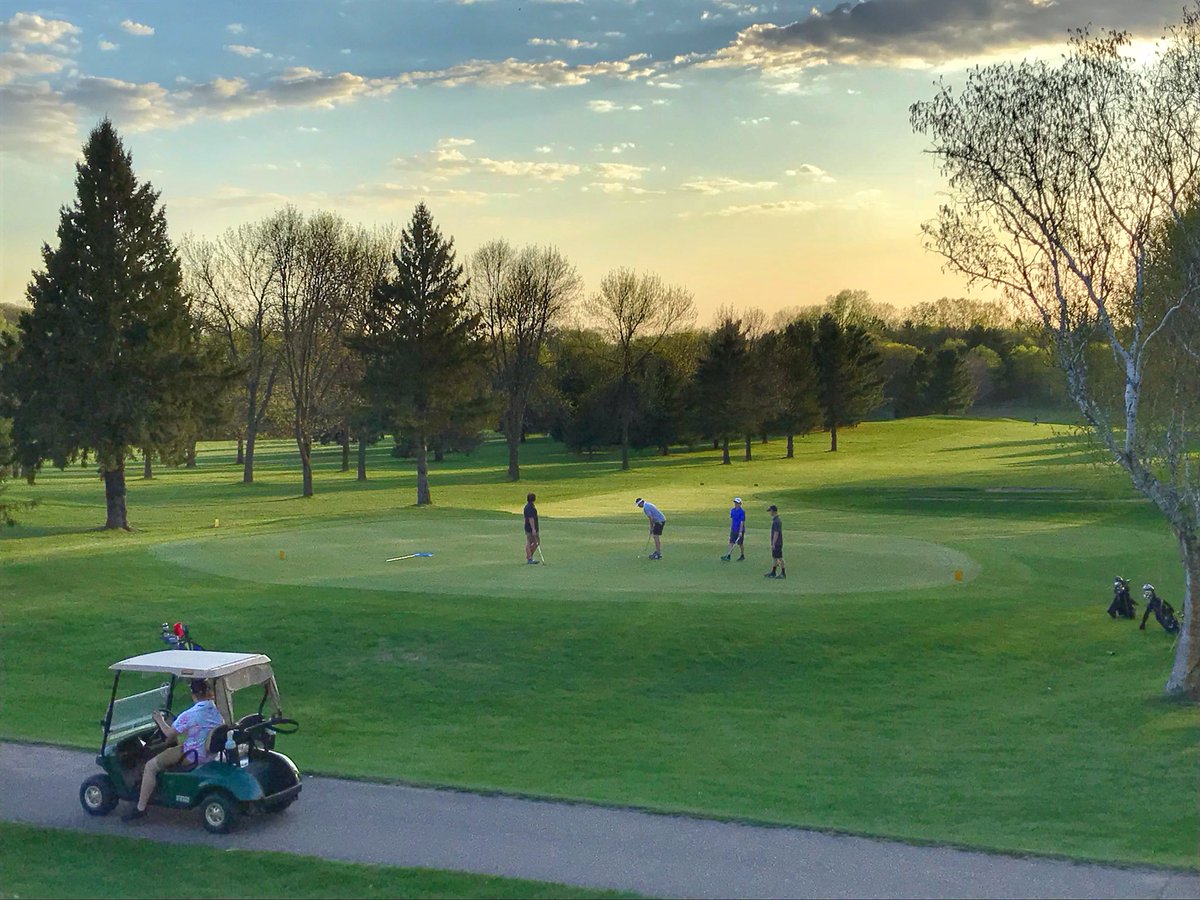 wwigolf's tweet photo. 🏆 Congrats to @SCCPANTHERSPORT on the big win tonight at @cliftonhighland GC with a 175!
🥇Medalist was Blake Peterson of New Richmond with a 41.
#WWIGolf #WIHSGolf
See full results at https://t.co/qVfhbpOwmA https://t.co/STpuvKTpse