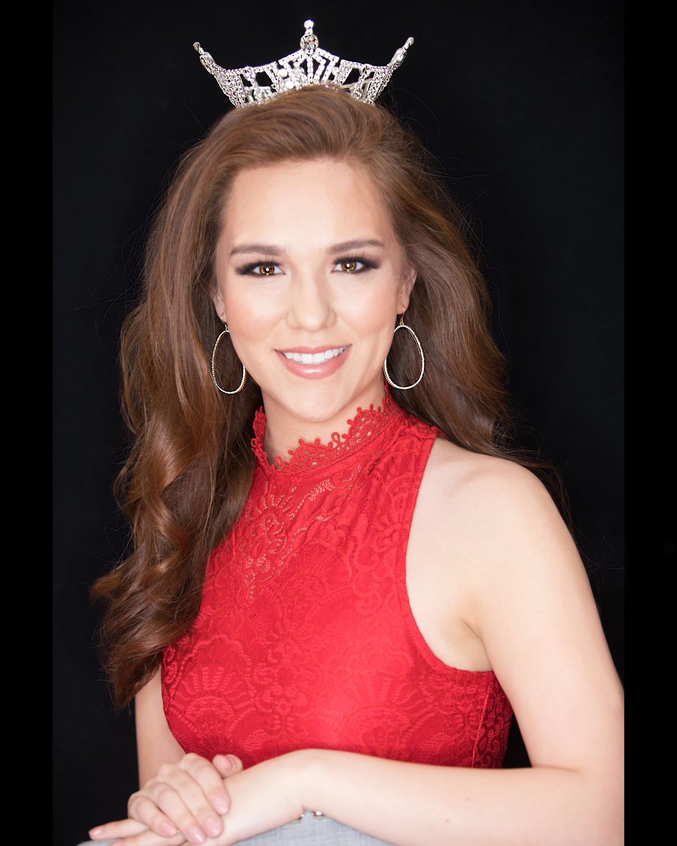 1️⃣ Style 💋💃🏻
2️⃣ Scholarship 💰〽️
3️⃣ Service 💙❤️
4️⃣ Success 👩🏻‍🎓

Four very important points that match each pretty point on every #MAO crown 👑 #MissSDBound #MissSD2018