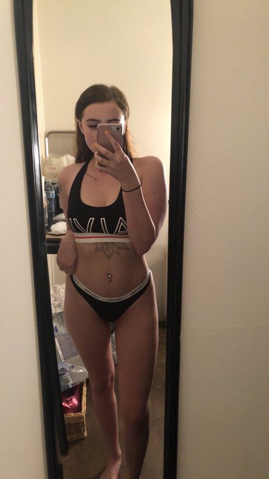 My Calvin&rsquo;s (; #hot #camgirl https://t.co/p00y2z37X5<a href="/tag/hot"class="tags">#hot</a><a href="/tag/camgirl"class="tags">#camgirl</a>