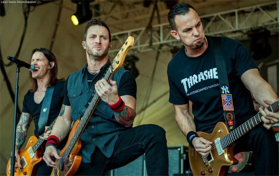 AlterBridge_Fam's tweet photo. Goodnight @alterbridge Family! Sweet dreams everyone!!! Thanks to Lizzy Davis   for the killer shot https://t.co/hfqvZCCnYa