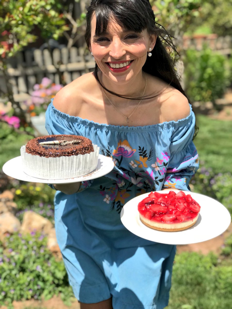 Stardivarius_'s tweet photo. Ya en el blog mi opinión sobre las deliciosas tartas congeladas del #droetker 😋 hicimos una reunión de amigos y las críticas fueron buenísimas 👌🏻 dignas de probar 🍓🍫🥧gracias a @trnd_es  lo podéis ver aquí  👉🏻 https://t.co/V5whkV8nVW #SaborMySweetDeli #stardivariusblog https://t.co/IAsZpzcBU4