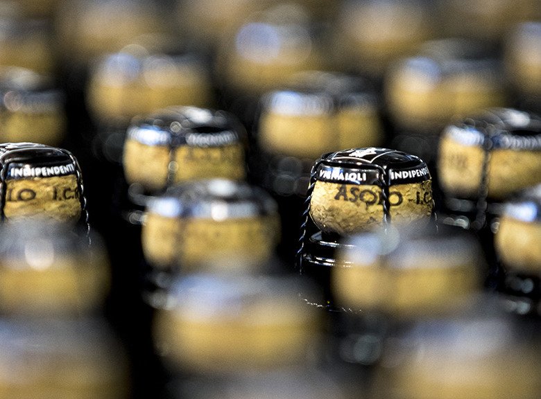 Join us this upcoming Tuesday, May 8th for a wine dinner with Paola Ferraro from Bele Casel and Paolo de Marchi from Isole e Olena. 
COST: $95 per person
Menu Here: donatoenoteca.com/belecaselisole…
Bele Casel - Vignaioli in Asolo #isoleeolena
#donatorestaurantgroup #donatoscotti