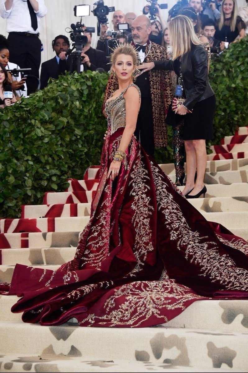 PatyCantu's tweet photo. Best dressed at the #metgala .
I’m feeling like she’s the best dressed for all kinds of events. And also for mom eventful days. #toocooltofunction #word @blakelively https://t.co/CZLHvnNkcr
