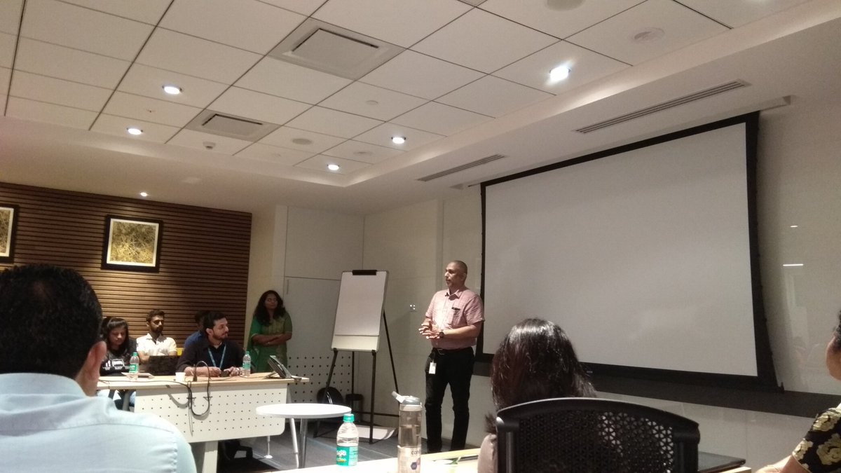 raviatIBM's tweet photo. #GOPOPMCTHackathon #speaker #DellEMC #thoughts https://t.co/0Xw1cBK6I0