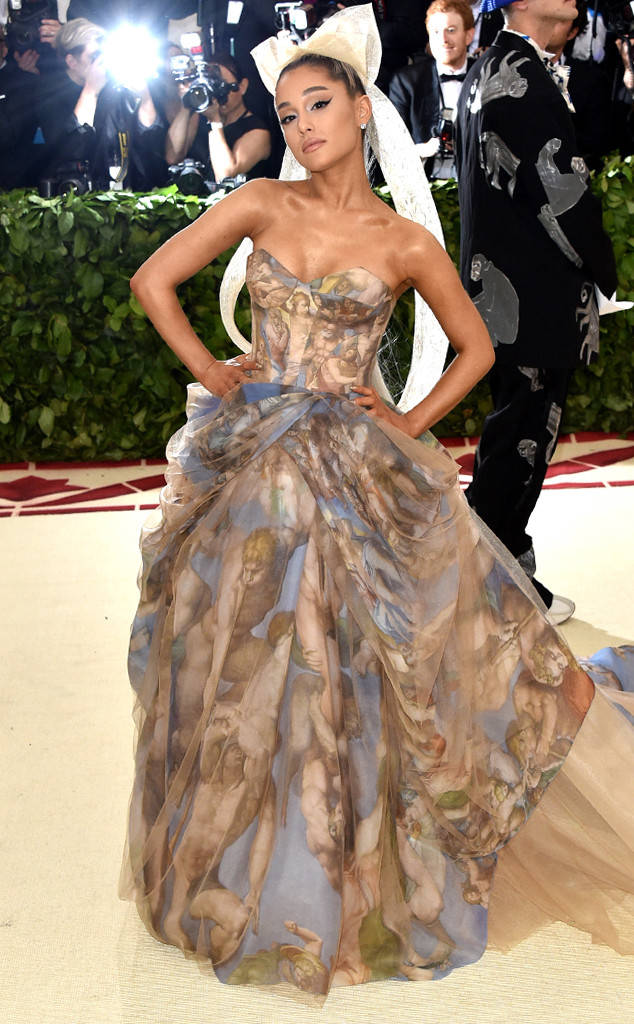 kmfmofficial's tweet photo. Here's @ArianaGrande at the #MetGala2018
@LauraCrockettUK wore exactly the same outfit to B&M on Saturday. #SistineChapelCeiling
Garry & Laura xx https://t.co/k80DC0eCh2