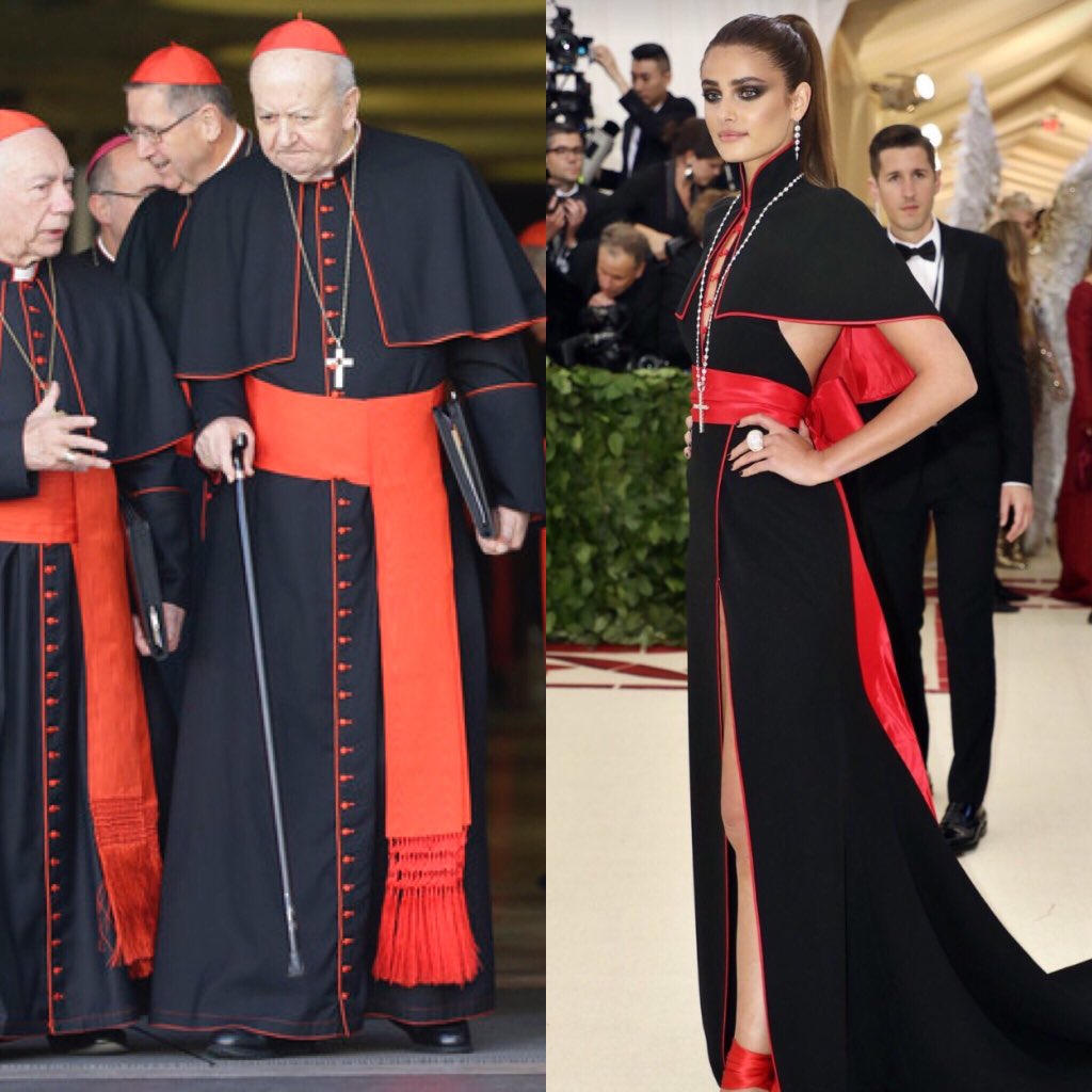 HamletVIP's tweet image. Las inspiraciones detrás de algunos de los #MetGala looks: lana del rey (nuestra Señora de los dolores), Wendy (Juana de arco), Ariana grande (el juicio final por Michelangelo) y Taylor Hill. #MetGala #MetGala2018 #HeavenlyBodies