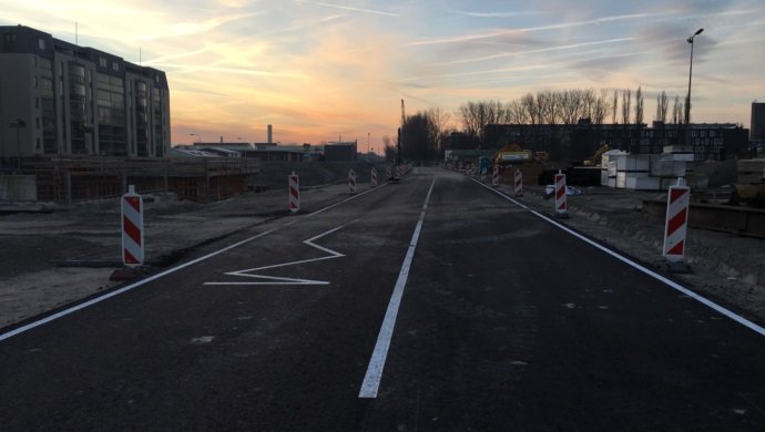 Op 14 mei, vanaf 20.00 uur worden reparaties uitgevoerd aan het wegdek van de Nieuwe Gracht, tussen de Westlandseweg en Leeuw&amp;Stein. Meer info: bit.ly/2I1jOOs