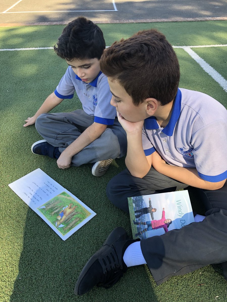 talitakelleyan's tweet image. Buddy reading with 1S in action 📚 So great to hear my students modelling and explaining good reading to their younger peers #4T2018 #buddyreading #developingconfidence @StephanieRihani @fairvaleps