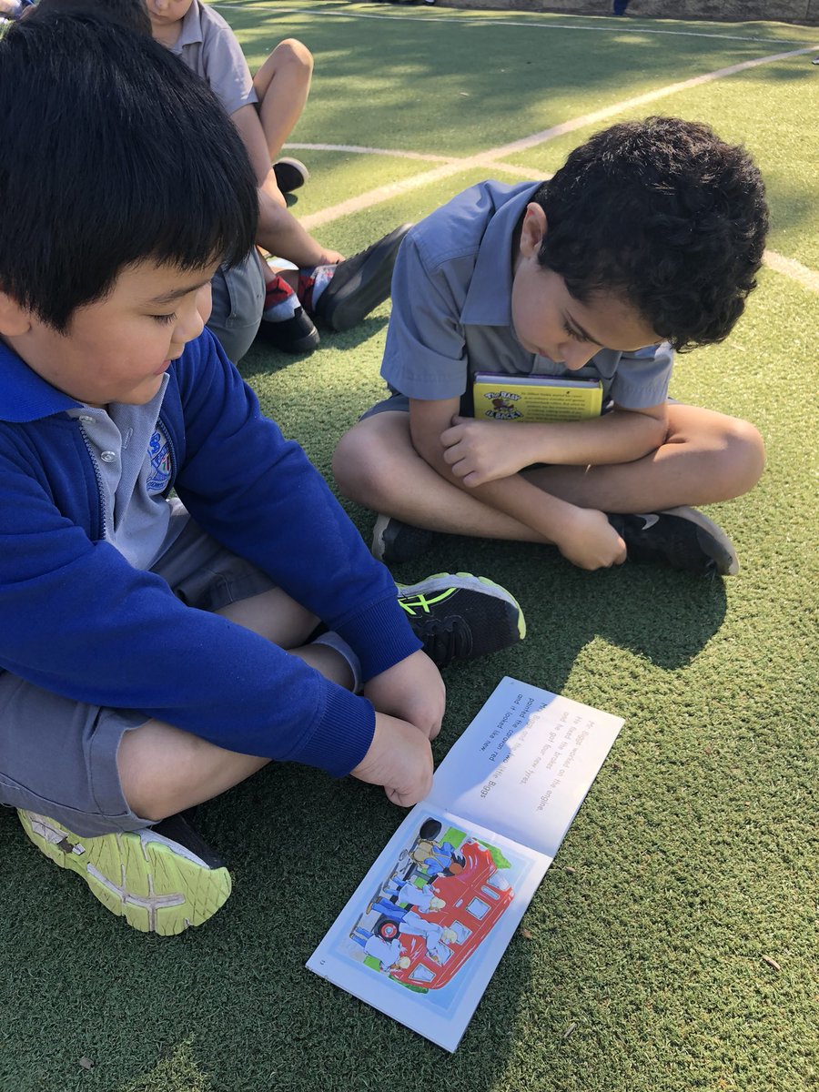 talitakelleyan's tweet image. Buddy reading with 1S in action 📚 So great to hear my students modelling and explaining good reading to their younger peers #4T2018 #buddyreading #developingconfidence @StephanieRihani @fairvaleps