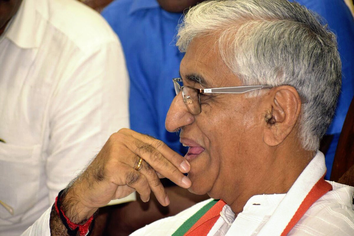 TS_SinghDeo's tweet image. You know you are off to a flying start, when the first set of meetings for #JanGhoshnaPatra is with Shikshak &amp;amp; Karmchaari Sangh and it turns out to be most satisfying, with profound suggestions pouring in to refurbish the education sector!
#आपका_विकास_आपके_हाथ