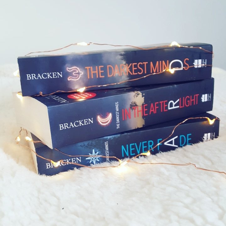 ReadUnderStarsx's tweet photo. Thanks @HarperNZ for sending me a copy of these awesome looking books!! Can't wait to read them. 

#TheDarkestMinds #IntheAfterlight #NeverFade #AlexandraBracken #BookMail https://t.co/CIj2wvEry6