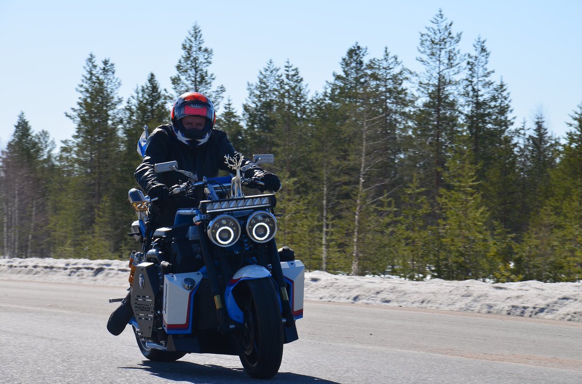 metropolitan_fi's tweet photo. ProBoost M1: a BMW V8 powered street legal motorcycle from Finland https://t.co/1I77QdeSmm #v8 #finland #motorcycle #rovaniemi https://t.co/0lHxbrg82D