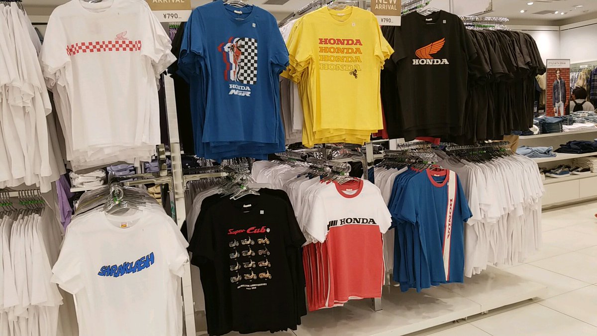 Tommy Ar Twitter Gu Hondaコラボtシャツ買ってきましたヽ 各種2色ずつ 中には３色 あります 画像は御徒町店です 今週頭に発売したばかりだそうですよ それにしてもnsrのtシャツに87を選ぶとは渋いですね