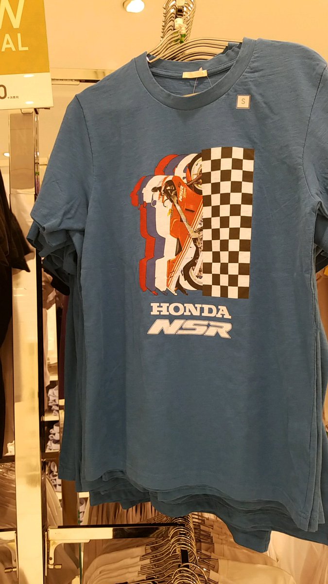 Tommy Gu Hondaコラボtシャツ買ってきましたヽ 各種2色ずつ 中には３色 あります 画像は御徒町店です 今週頭に発売したばかりだそうですよ それにしてもnsrのtシャツに87を選ぶとは渋いですね