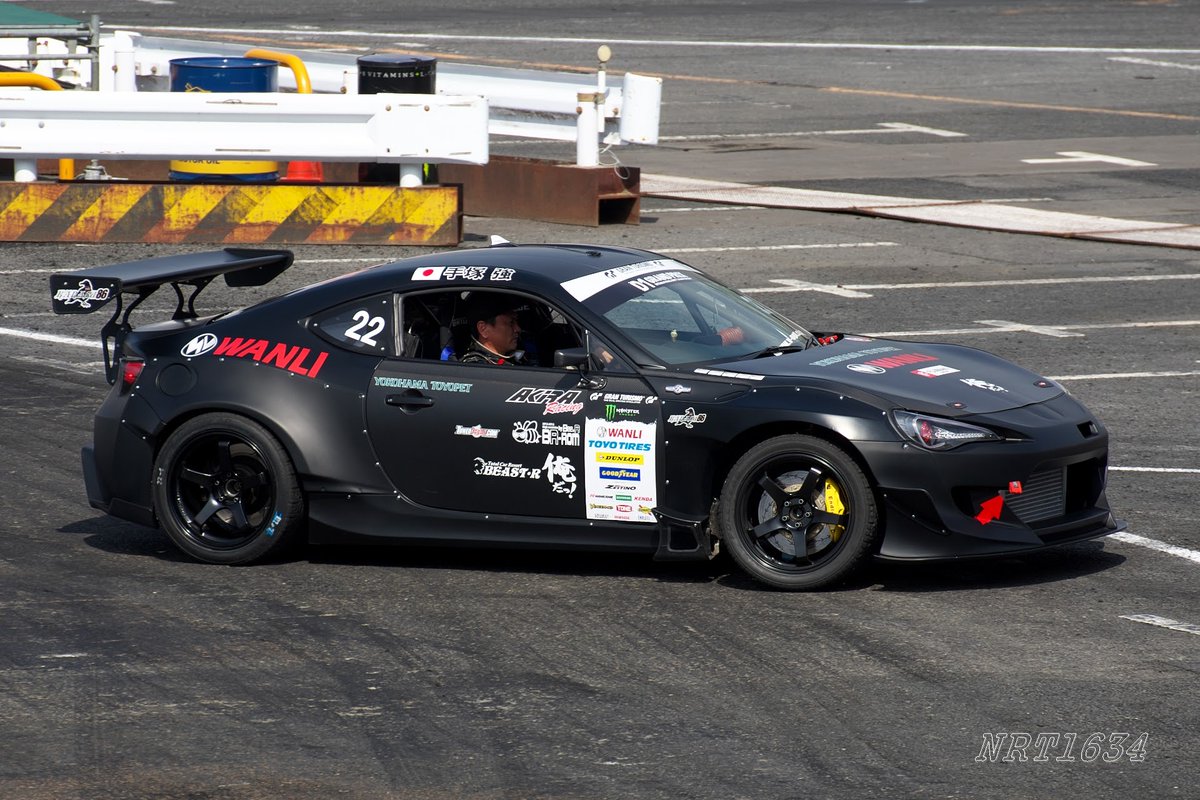 Soyo_papa's tweet photo. 2017 D1GP Ex. TOKYO DRIFT
ラストオープニングセレモニーじゃのぉ・・・

WANLI Bee Racing

#D1GP #手塚強 選手 #Bee_Racing #WANLI_Bee_R_86 #ZN6 #2JZ #HOLINGER #WANLI #お台場特設コース https://t.co/9VytpRyz1E