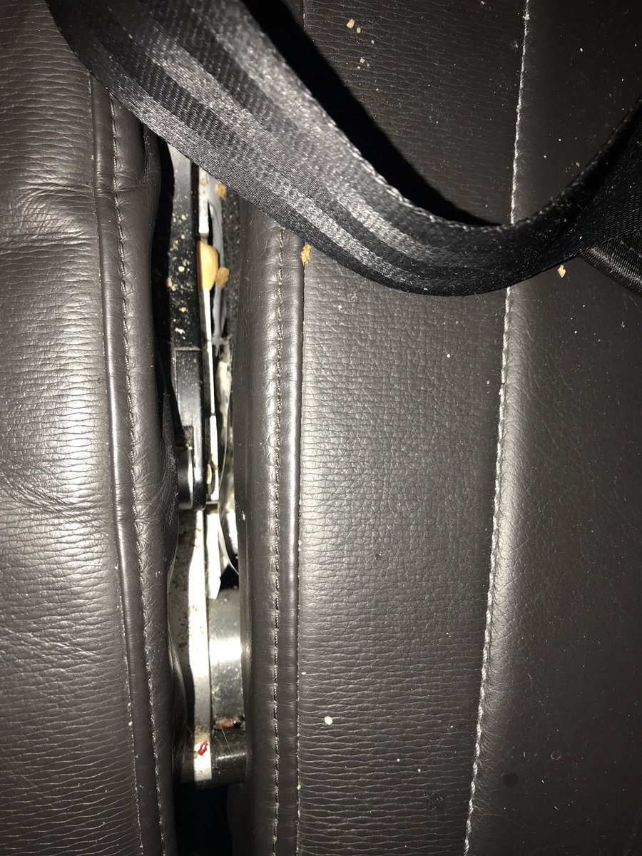 kwisie's tweet photo. @British_Airways this is rather disgusting! Business class and the seats are dirty ! Disappointed https://t.co/Kn2Bqh1IWP