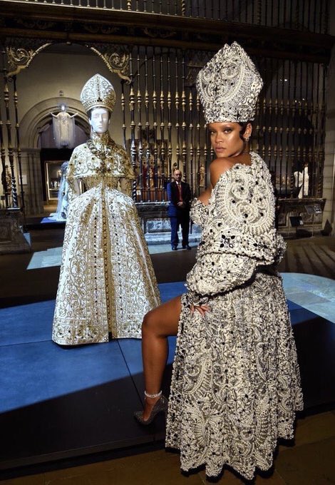 TabloidArtHist's tweet photo. Battle of the Popes...I would follow Rihanna to Avignon tbh https://t.co/p8vw2qFn78