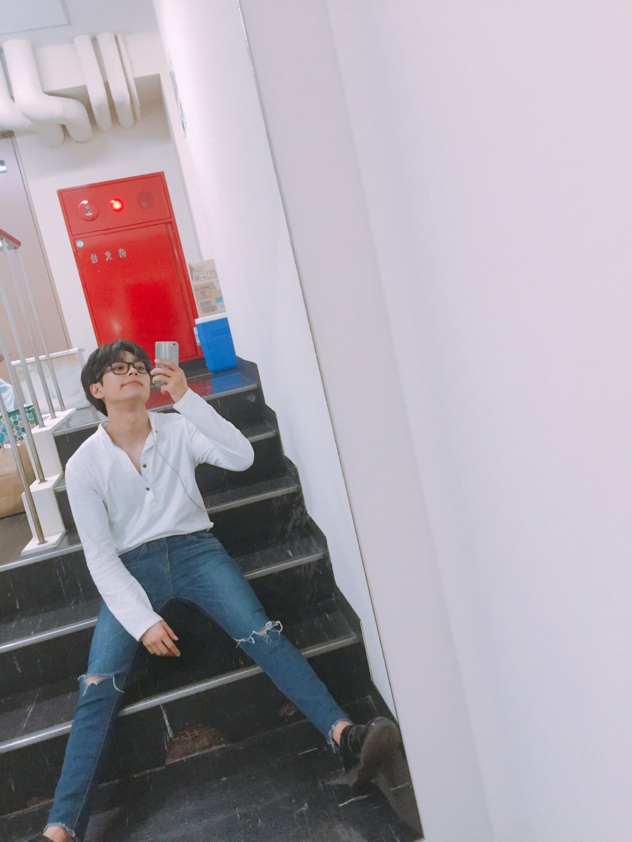KNKOfficial220's tweet photo. [희준]오늘 너무 감사한 하루였어여 팅커벨 고마워요 #크나큰 #희준 https://t.co/1Kt0nuY25p