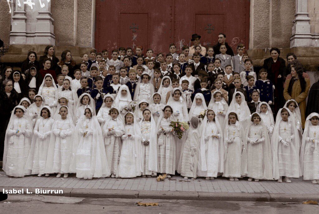 Primera Comunion en Eguia...Iglesia de los Padres Franciscanos en el Paseo del Duque de Mandas. San Sebastian 1950