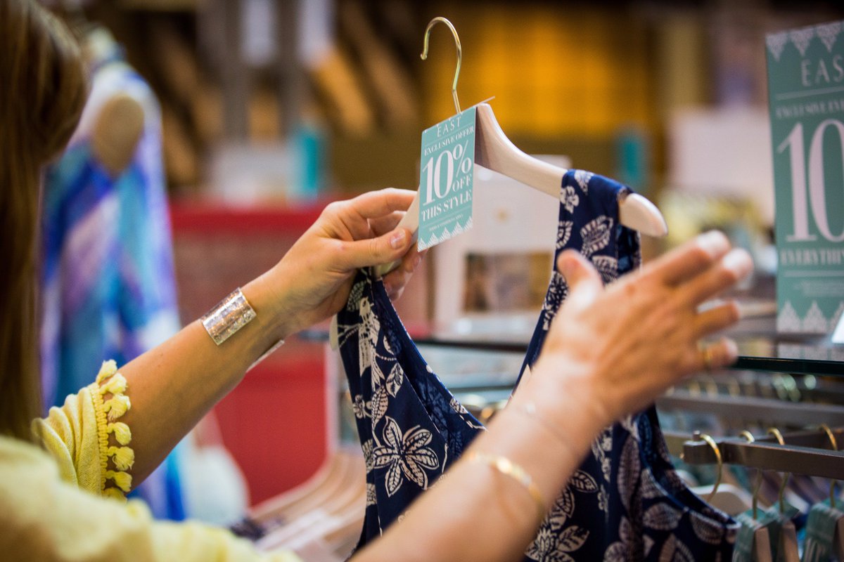 TMLiveEvent's tweet photo. The Fashion &amp; Style area partnered by https://t.co/7YWDnQfZR9 will ensure you are bang on trend for Spring/ Summer 2018.  Check out the area highlights for exciting features, product launches, goodie bags, and tons of amazing brands. See what's hot >https://t.co/PopqOTHoeb 🛍️ https://t.co/JGNPVUmhZI