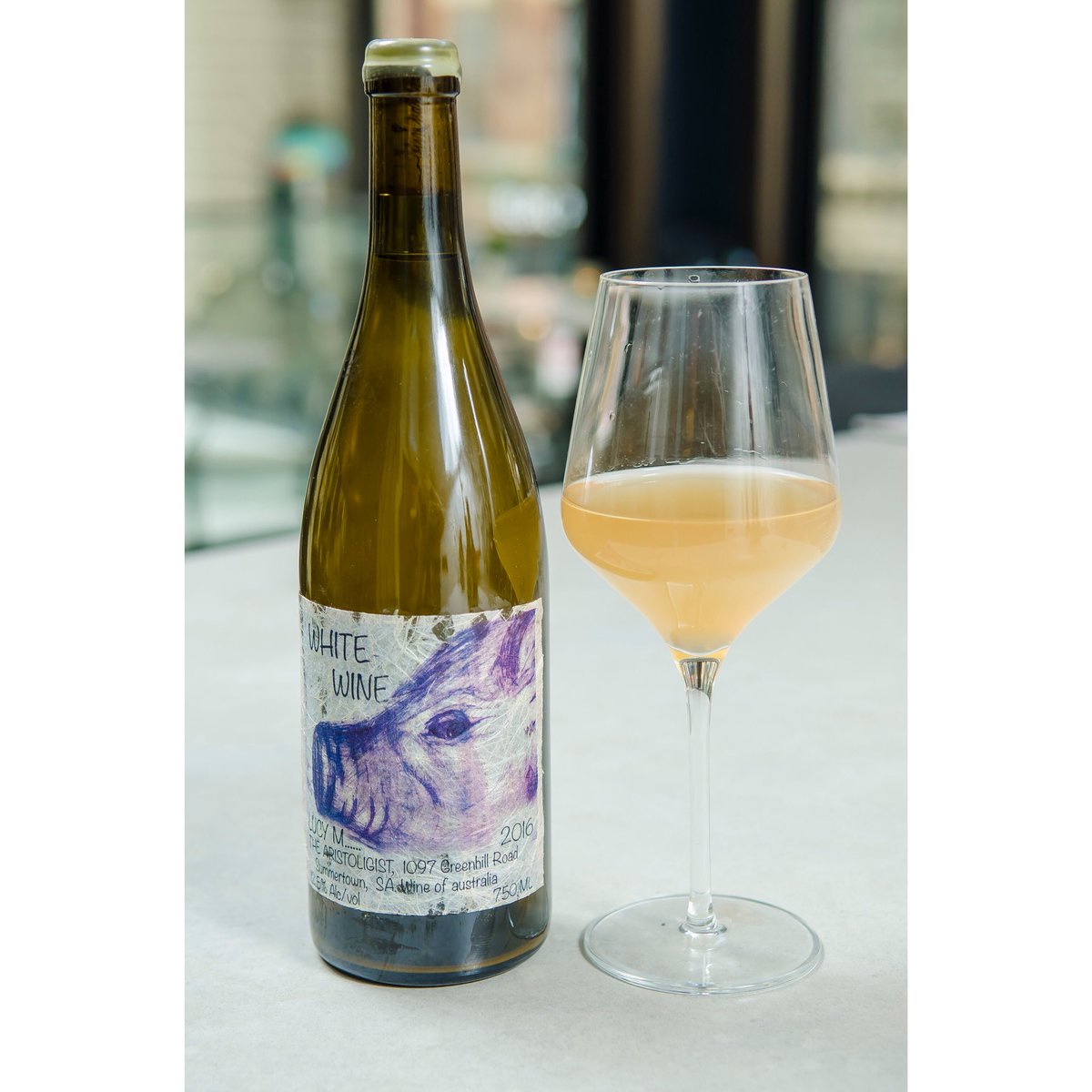 Lucy Margaux White- a blend of 3 grapes that lead 2 a beautifully 🍋zested wine w/ notes of brioche &amp; oak finish 🍷