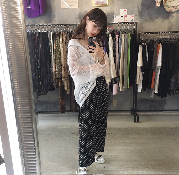 kitakaze__'s tweet photo. 本日も沢山のご来店ありがとう��ざいました💘
@spia_select 

明日はスラックス入荷です！
ゆるっとワイドめに履けるものばかりです✌🏻♡

#spia #used #中崎町 #大阪古着屋 https://t.co/DFMee9whXD