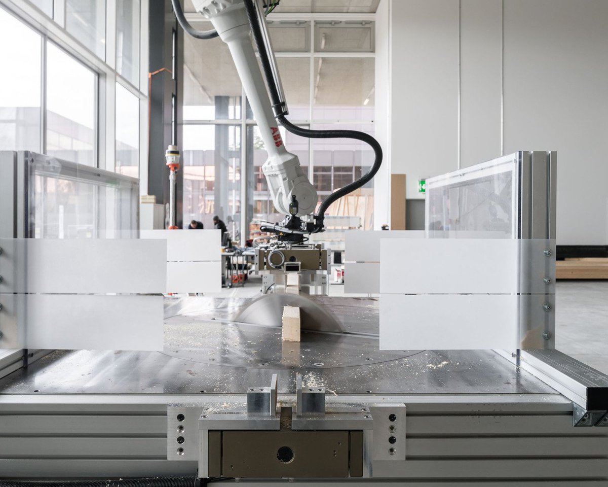 DatechSpain's tweet image. El estudio ETH Zurich utiliza #Robots y #ProgramaciónDigital para dar estabilidad a una residencia de tres pisos construida con madera en Suiza. Conócela en: bit.ly/2I8hgkJ