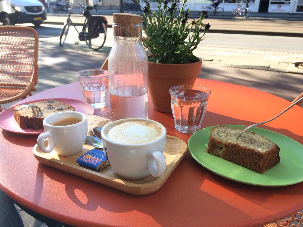 Viajando_blog's tweet photo. ¡Buenos días desde Holanda!
Esto sí que es empezar el día.... y ahora en nuestro coche camino de La Haya ❤️
#VisitHolland #VIS_Holanda 
Allá nos vamos con @AutoEurope_ES 
@visita_Holanda https://t.co/baOlBtorBI