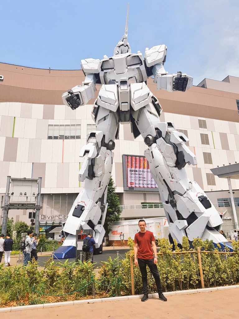 Antni92's tweet photo. That's one big Gundam! 🤖😮 #tokyo #japan #anime #gundam #travel https://t.co/hcelMy5kd4