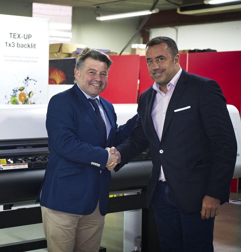 APdigitales Revista (@apdigitales) on Twitter photo #Fujifilm apuesta por <a href="/PosterandPanel/">Poster&Panel</a> para ofrecer soluciones de #ImpresiónDigital plana y de bobina <a href="/FUJI_PRINT_ES/">FUJIFILM Printing Solutions España</a> bit.ly/2jF5wYZ #Fujifilm apuesta por <a href="/PosterandPanel/">Poster&Panel</a> para ofrecer soluciones de #ImpresiónDigital plana y de bobina <a href="/FUJI_PRINT_ES/">FUJIFILM Printing Solutions España</a> bit.ly/2jF5wYZ