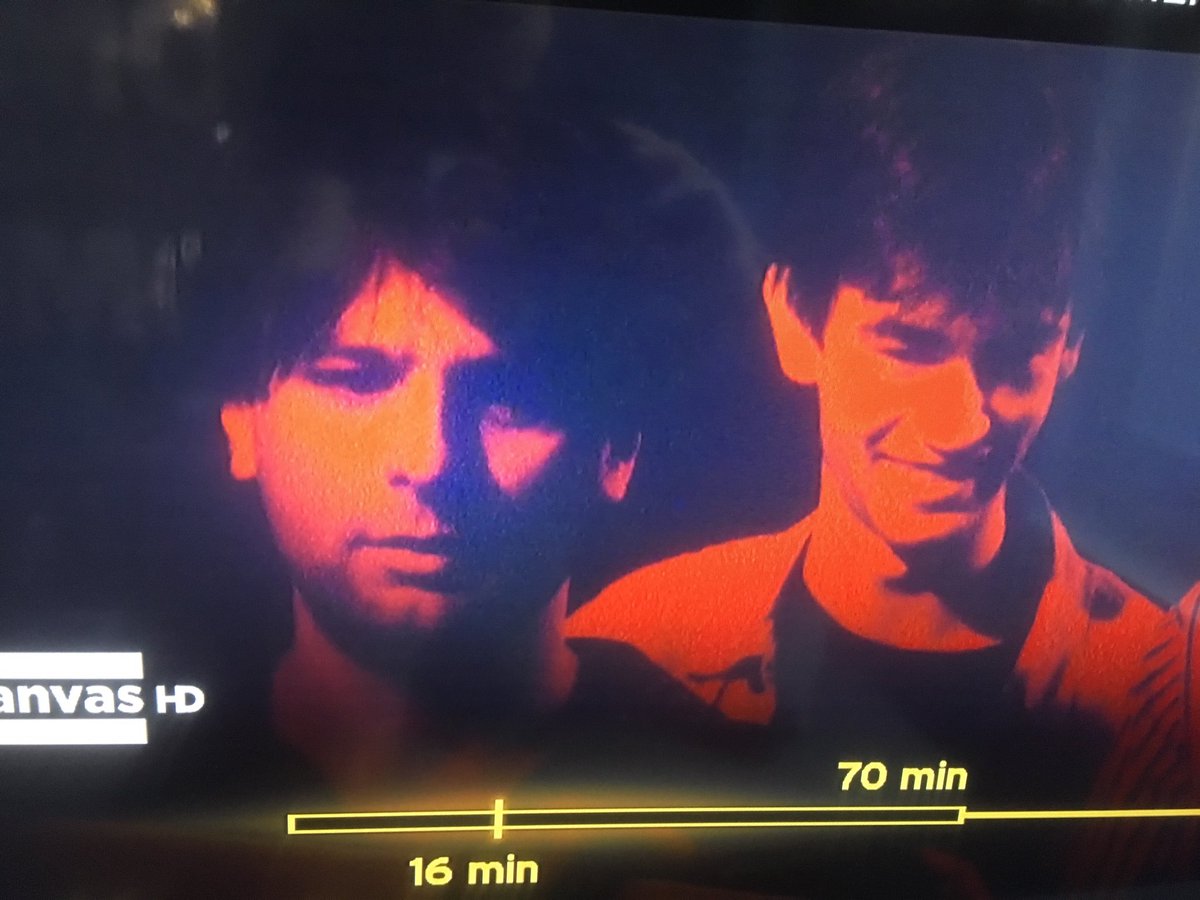 GugaBaul's tweet image. Luc, toch ook een soort Lionel Messi van zijn generatie...dribbelt ze naar huis hierboven makker!#gemis #belpop