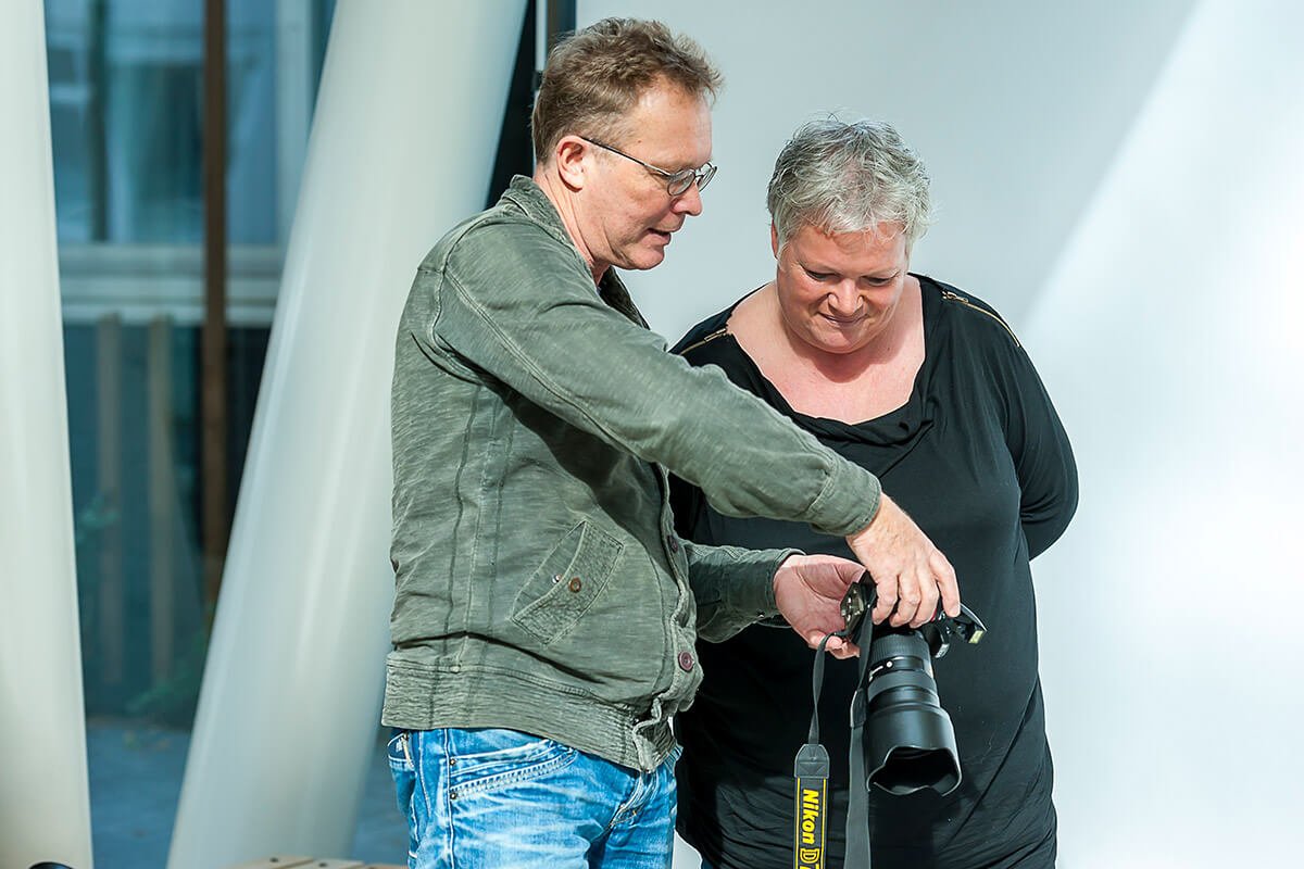 Tijd voor een nieuwe baan?
Dan zijn je LinkedIn profiel en profielfoto belangrijk. Heb jij al eens kritisch naar je profielfoto gekeken? Kan die nog door de beugel of is het tijd voor een nieuwe? Kom dan op 24 mei naar de Vijverberg. Meer weten, check op ow.ly/RlOs30jSO72