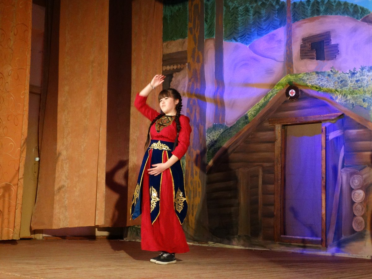 5 мая свой творческий проект под названием «Гордись своим Отечеством» представила волонтерская агитбригада из г. Иваново. Иностранные студенты ИГХТУ и РЭУ им. Плеханова в преддверии Дня Победы посетили с. Новое Леушино, с. Морозово, с. Новое Горяново