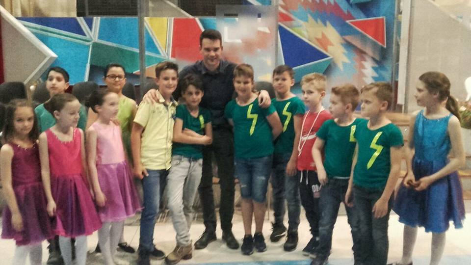 izbroj's tweet photo. Pozorištanci - fanovi mladog glumca ✔ https://t.co/ipW769WkfM