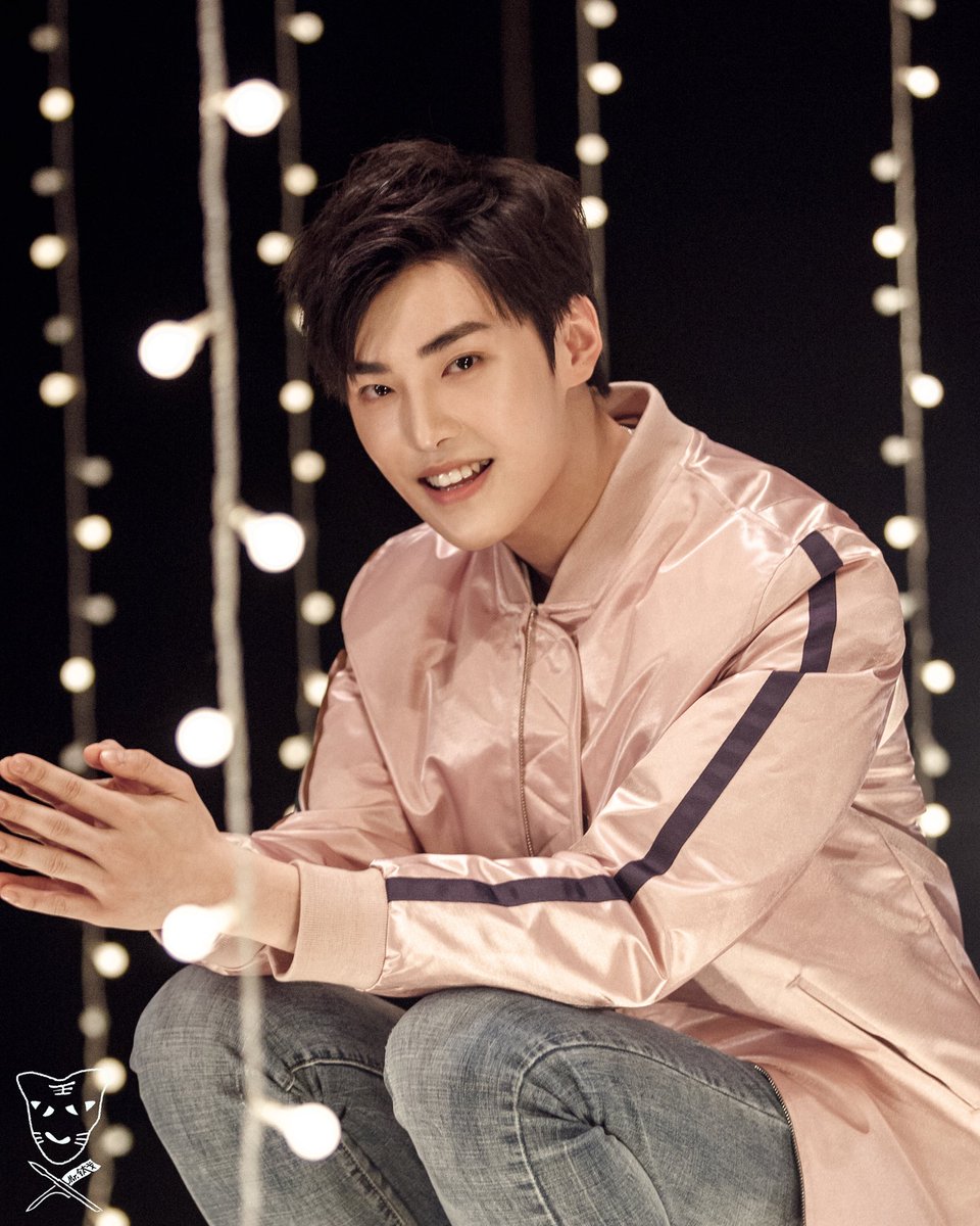mrtyyger's tweet photo. 嘉羿#handsomechinese #2cool2betrue #fallinginlove #nobodybutyou #chinesebts #supergoodlooking #outofmydreamsintomylife #chinatopfive #shenzhenboys #shenzhentopfive #thinkingaboutyou https://t.co/VpyFRh8DE9