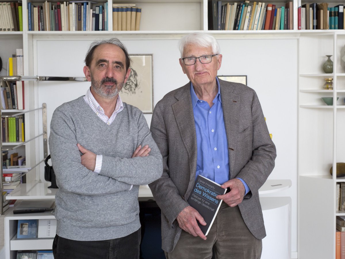En casa de Habermas, con la traducción alemana de mi libro "La ...
