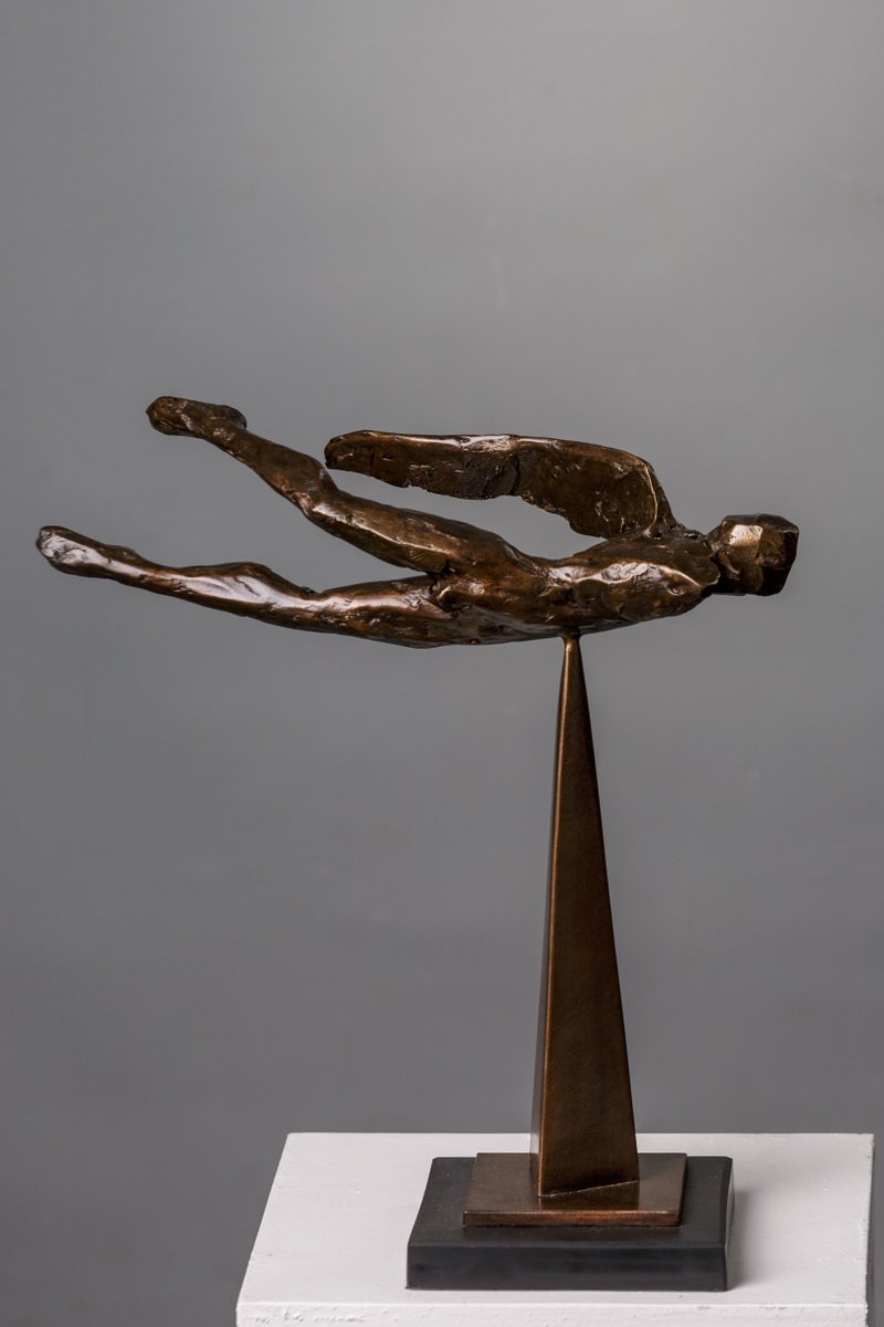 dentonsculpture's tweet photo. “Hommage to Frink” – from the Burning Ambition exhibition by @katedenton at the Lavenham Hall Gallery from 12th-28th  May.  Dame Elizabeth Frink, who was also based in East Anglia, has been a huge influence on Kate. https://t.co/Qdt7Lhk3PG