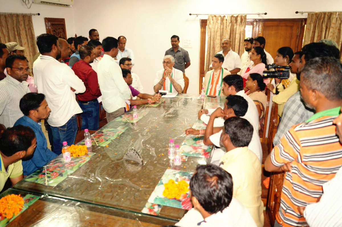 TS_SinghDeo's tweet image. Meaningful round of meetings with Jagdalpur Nagar Nigam Placement Karmchari Sangh and Iron Ore Stone Crushers Association, with perceptive and nuanced suggestions coming in for #JanGhoshnaPatra campaign.
#आपका_विकास_आपके_हाथ
