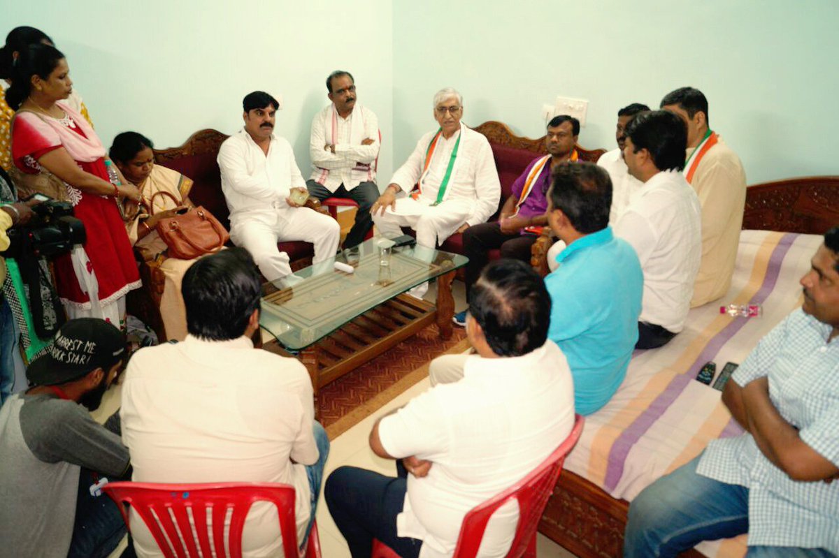 TS_SinghDeo's tweet image. Meaningful round of meetings with Jagdalpur Nagar Nigam Placement Karmchari Sangh and Iron Ore Stone Crushers Association, with perceptive and nuanced suggestions coming in for #JanGhoshnaPatra campaign.
#आपका_विकास_आपके_हाथ