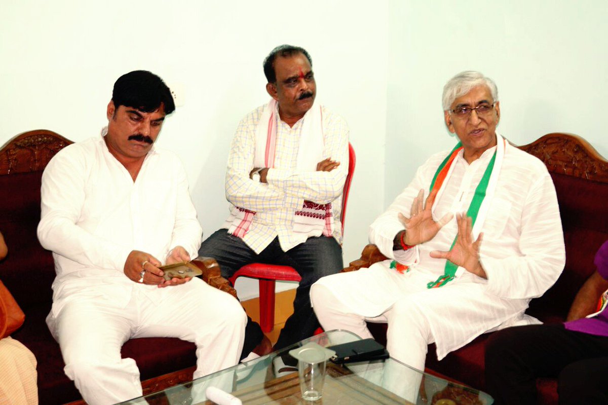 TS_SinghDeo's tweet image. Meaningful round of meetings with Jagdalpur Nagar Nigam Placement Karmchari Sangh and Iron Ore Stone Crushers Association, with perceptive and nuanced suggestions coming in for #JanGhoshnaPatra campaign.
#आपका_विकास_आपके_हाथ