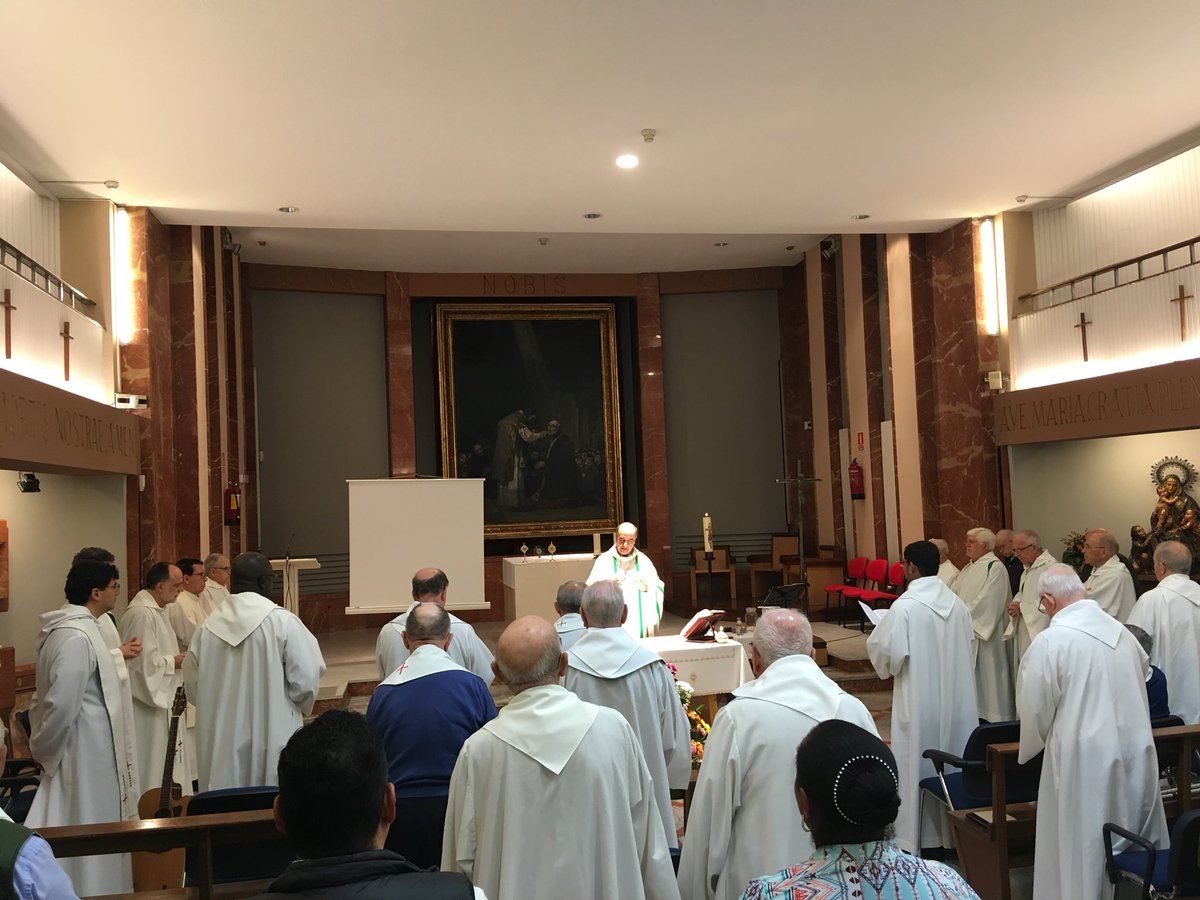 consmarinas's tweet image. Feliz día de la Virgen de las EEPP, desde el III Consejo Asesor #ItakaMasAlla hemos comenzado celebrando la eucaristía presidida por el P.General, junto a la Cdad de Gaztambide