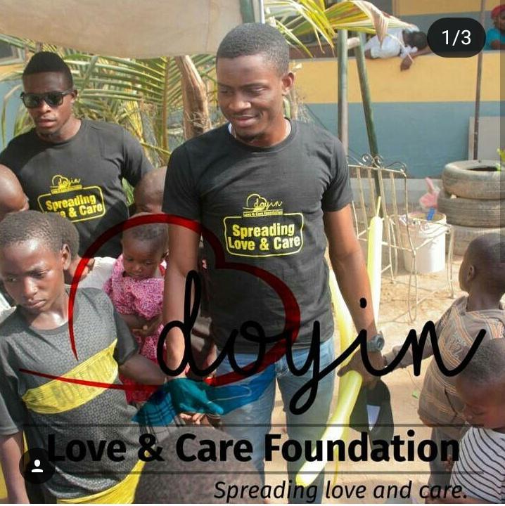doyinfoundation's tweet photo. Some of our volunteers! #charity #fortheloveofchildren #orphanageoutreach #Orphanagevisit #orphanage #jesus #loveatchristmas #abuja #nigeria #africa https://t.co/xKYNKnu5F0