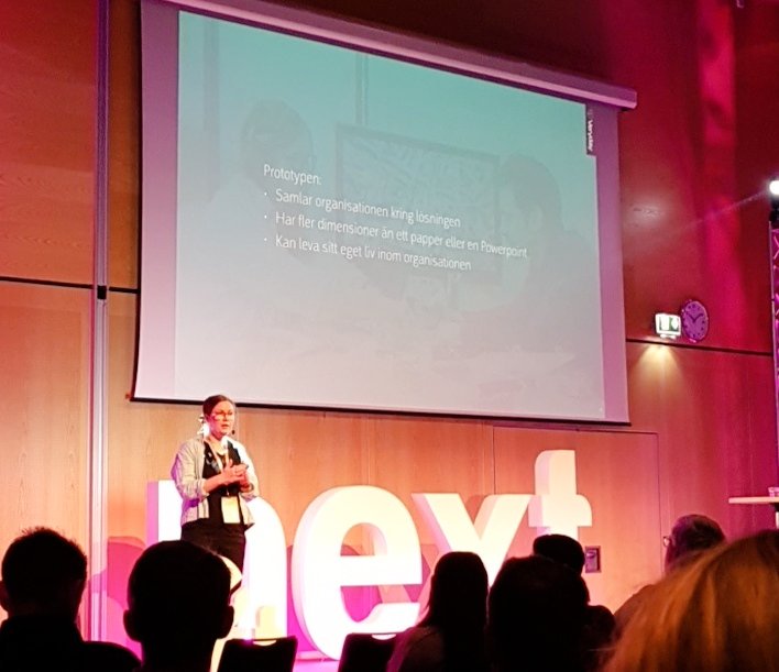 NybergTobias's tweet photo. The really cool @ellensundh at @byVeryday is showing that rapid prototyping when working with IoT stuff is key. Seeing and feeling your ideas come to life makes development much more dynamic and success rates increases #idgnext https://t.co/AD0kLWQQ5Z